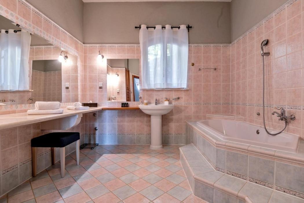 Villa Silversea In Hvar Infinity Heated Pool